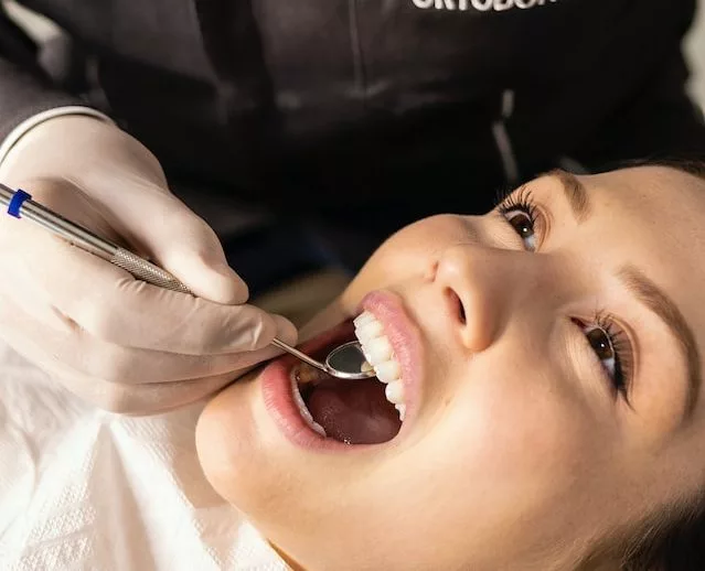 Sudden bleeding after tooth extraction: when to worry